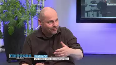 Sept siècles de pharmacie fribourgeoise dans un livre