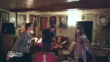 De L&#039;un à L&#039;autre de Sophie de Quay et bien d&#039;autres.