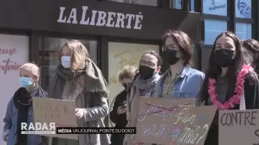 Un journal pointé du doigt