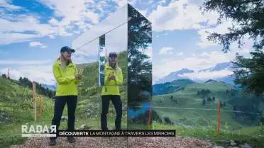 La montagne à travers des miroirs
