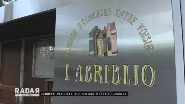 Un abribus devenu armoire d&#039;échanges