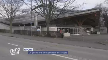 La glace a pris sur la patinoire de Morges