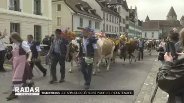Les armaillis défilent pour leur centenaire