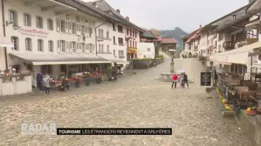 Les étrangers reviennent à Gruyères.