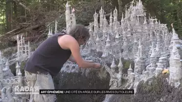 Une cité en argile sur les rives du Toleure