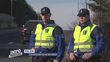 Le retrait de l'arme fait débat