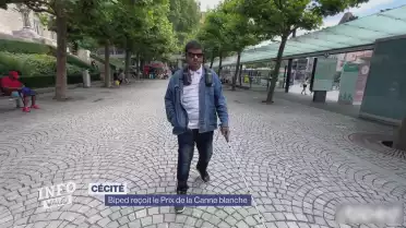 Biped reçoit le Prix de la Canne blanche