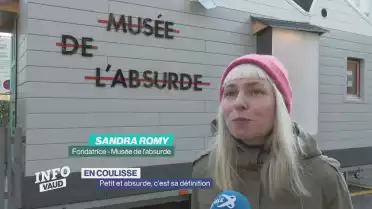 Petit, absurde, c&#039;est sa définition
