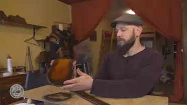 Andrew Cogliati, forgeron, travailleur du cuir et bijoutier