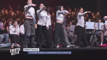 La famille Addams rassemble toute une école