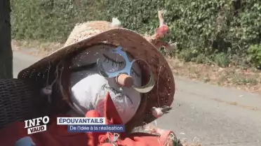 Denens envahi d&#039;épouvantails