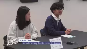 Au parlement pour débattre comme des députés
