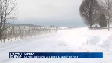 La neige a paralysé une partie du canton de Vaud