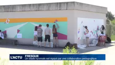 Des écoliers nyonnais égayent le stade de Marens en peinture