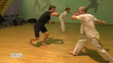 Loïc teste la Capoeira