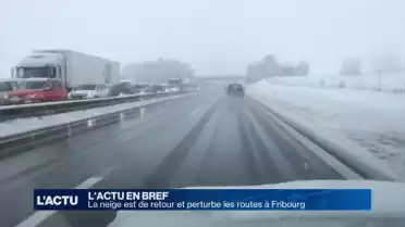 La neige est de retour et perturbe les routes fribourgeoises