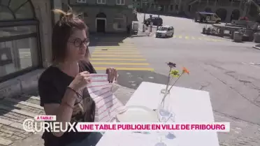 Une table publique en ville de Fribourg