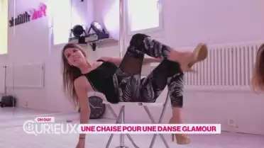 Une chaise pour une danse glamour