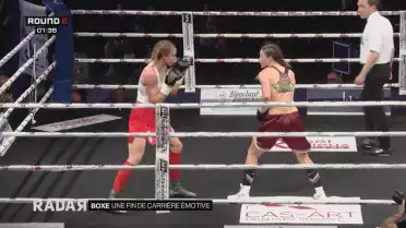 Olivia Belkacem range ses gants de boxe