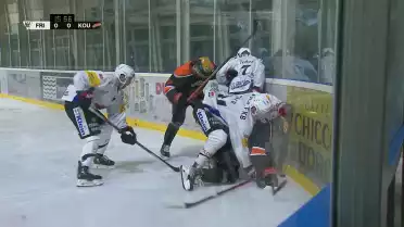 Hockey : Fribourg - Kouvola 1er tiers