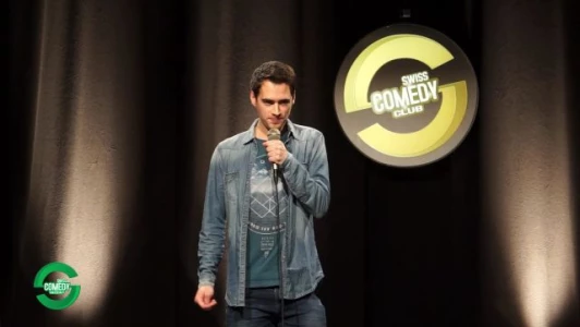 Tim Privat sur les planches du Swiss Comedy Club.