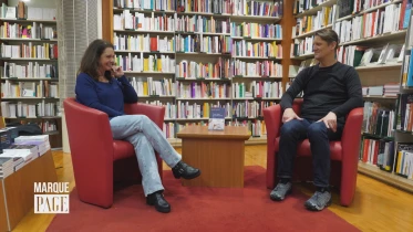 Un très jeune garçon d&#039;honneur