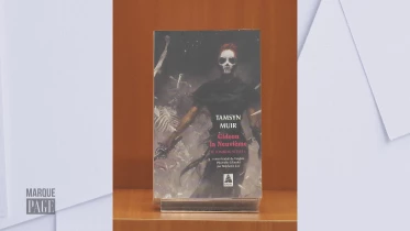 Le tombeau scellé, Tome 1 : Gideon la Neuvième - Tamsyn Muir - Éd. Actes Sud / Babel