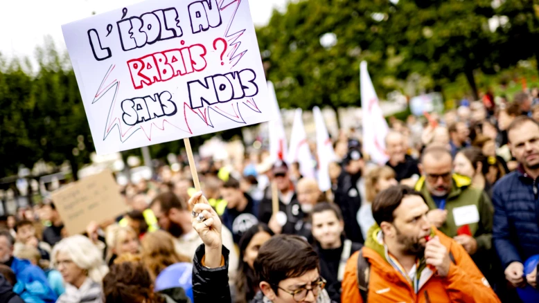 3 000 manifestants à Fribourg contre le PAFE et les coupes salariales