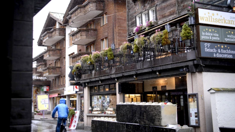Zermatt: restaurateurs condamnés pour violations des mesures Covid-19