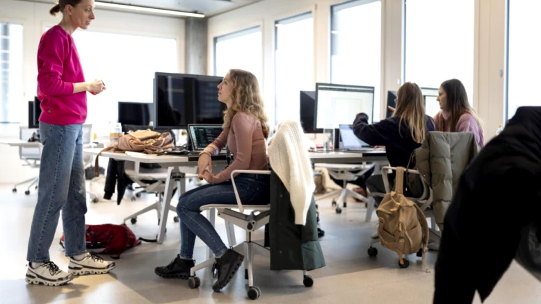 La pénurie de main-d'œuvre qualifiée recule en Suisse en 2025