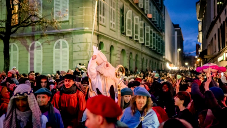 Saint-Nicolas à Fribourg: 30'000 personnes et appel à la paix