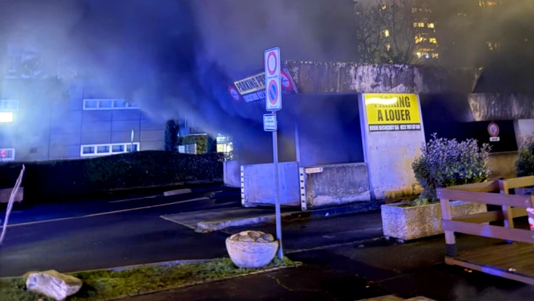 Incendie de parking souterrain à Thônex : 3 véhicules détruits