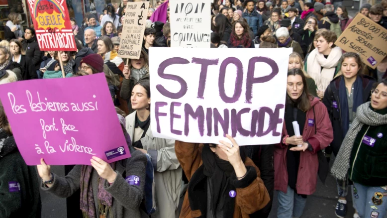 Fribourg: lutte contre la violence conjugale et bracelet électronique