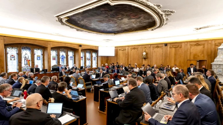 Fribourg lance une étude pour optimiser les achats de l'État