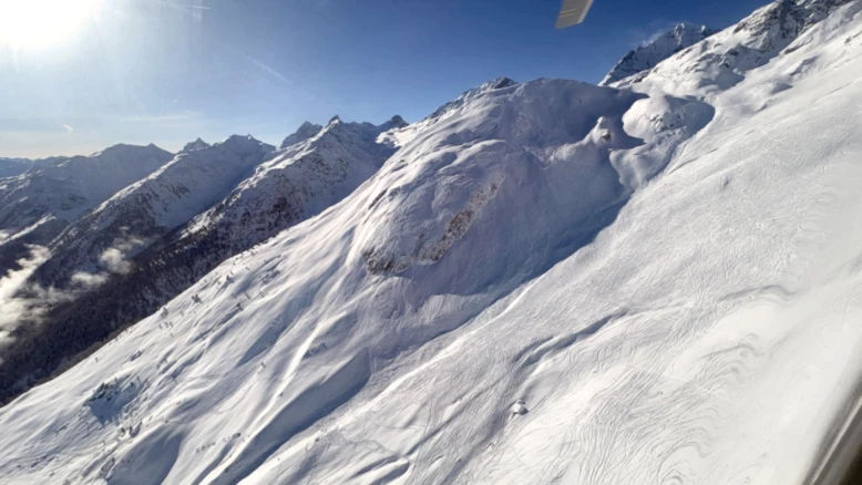Snowboardeur blessé et héliporté après une avalanche à Kippel (Valais)