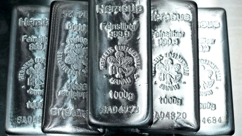 Correction des métaux précieux : l'or et l'argent reculent