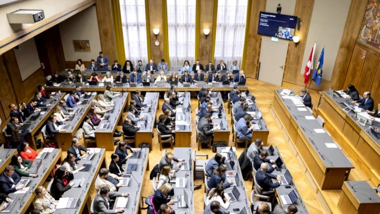 Le comité directeur du parti NEO divorce du Centre Suisse