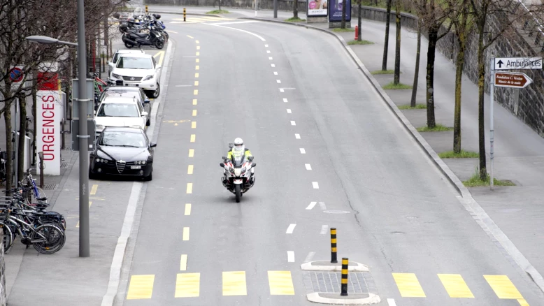 Lausanne: incendie sur toit du CHUV rue du Bugnon pendant travaux