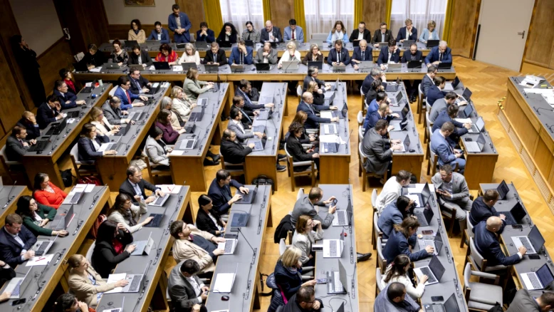 Neo (Haut-Valais) quitte le Centre Suisse et choisit l'indépendance