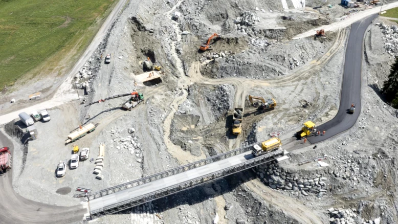 À Lourtier, le pont militaire provisoire de l'été a été démantelé