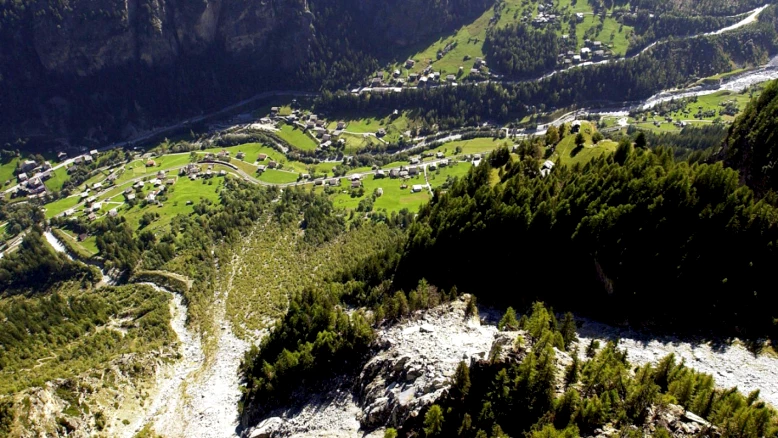 St-Nicolas (VS) : minage préventif pour neutraliser la paroi instable