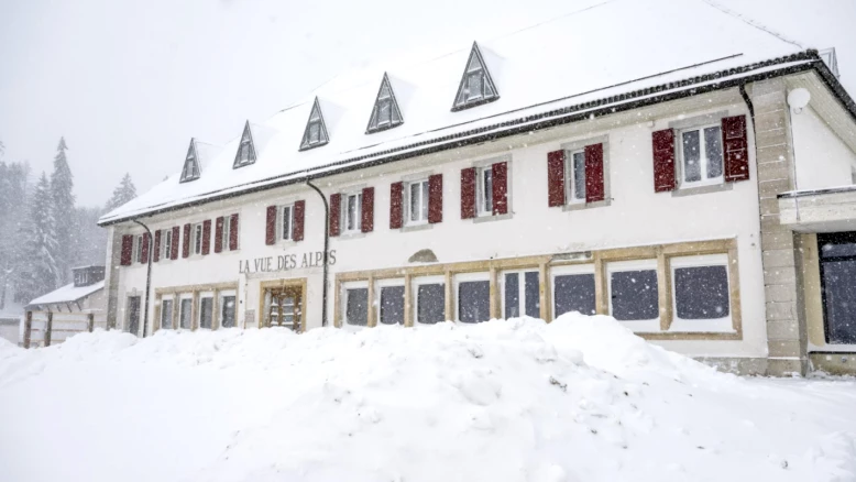 Incendie au chantier de l'hôtel La Vue-des-Alpes: réouverture prévue