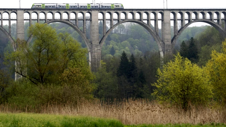 Fribourg: modernisation du viaduc ferroviaire de Grandfey lancée