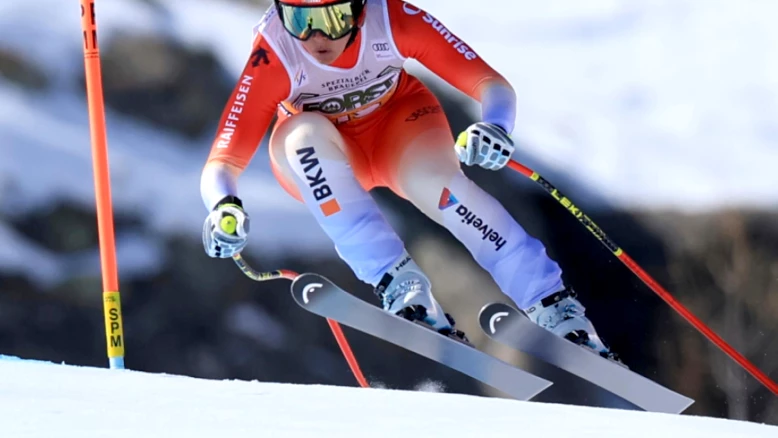 Laura Pirovano bat Corinne Suter de 0,05 s en descente à Val di Fassa