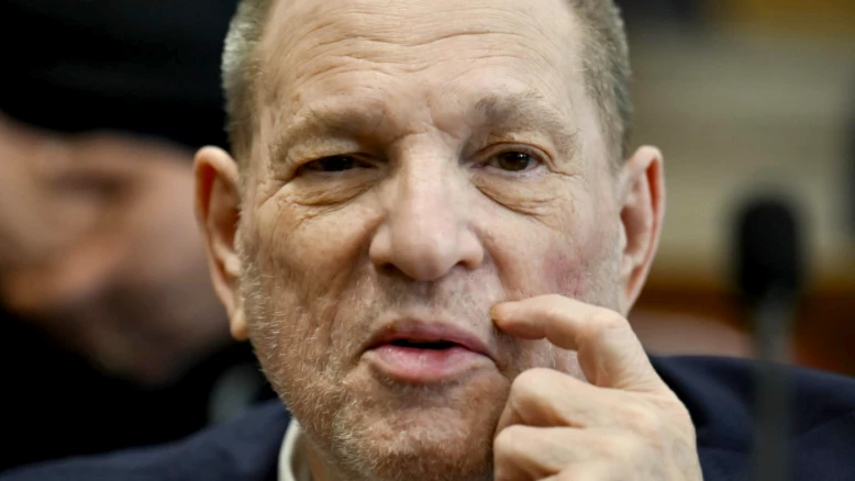 Harvey Weinstein décrit sa vie carcérale comme « un enfer » à Rikers