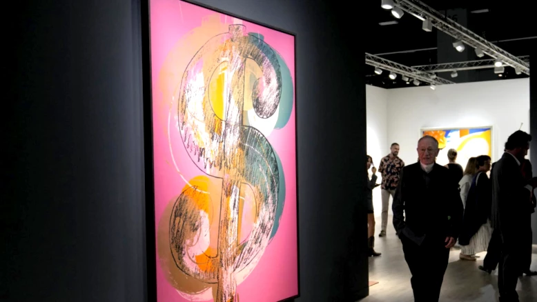 Marché mondial de l'art 2025 : légère reprise, enchères en hausse