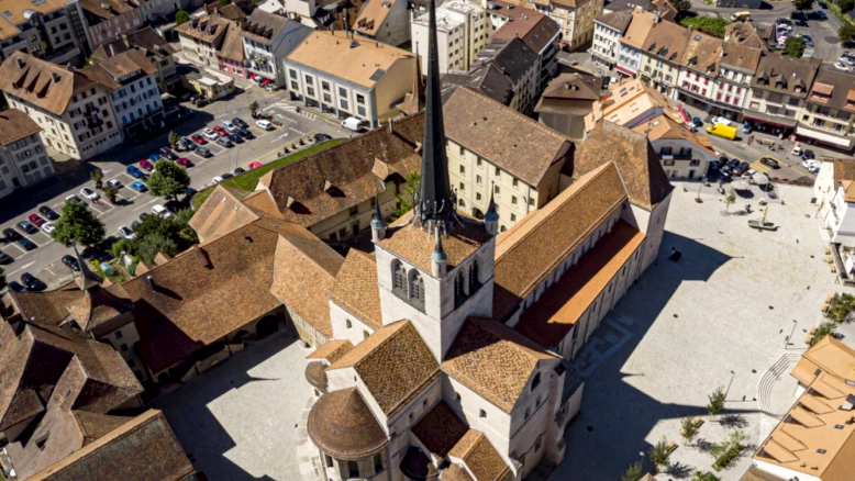 L'abbatiale de Payerne dévoile des tableaux de Victor de Mestral