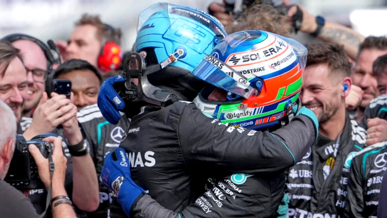 GP de Chine : Mercedes vise la domination après la pole d'Antonelli