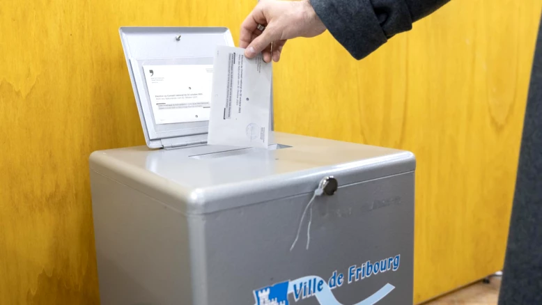 PS, syndicats et verts lancent le référendum contre la LAFE à Fribourg