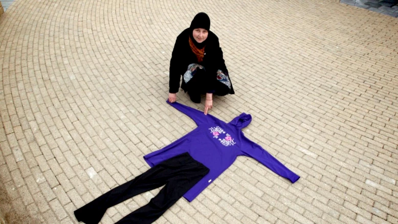 Genève: nouvelle loi interdit de facto le burkini dans les piscines